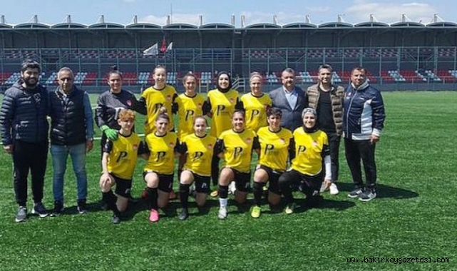 Bakırköy Yenimahalle Futbol Kulübü Kadın Takımı Play-off'a yükseldi