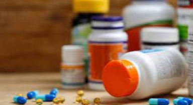 Bakırköy'de 'kayıt dışı ilaç' operasyonu: Binlerce kutu ilaç ele geçirildi 