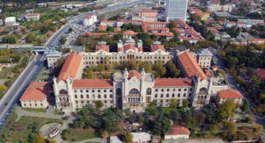 Her taşın altından ‘arkadaş’ çıkıyor