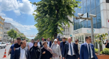 BAKIRKÖY AK PARTİ ''YÜZYÜZE 100 GÜN ''PROJESİYLE SAHA ÇALIŞMALARINA HIZ VERDİ.