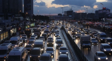 Trafikte hem taşıtlara hem yolculara yeni kurallar geldi