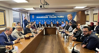 AK Parti Yüz Yüze 100 Gün programı ile Bakırköy'de sahaya indi