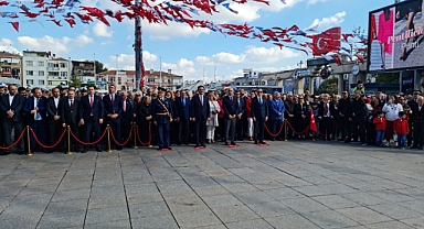 Bakırköy'de Cumhuriyet Bayramı için Çelenk Töreni gerçekleştirildi