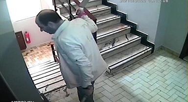 Bakırköy'de elinde kılıç ve satırla insanlara saldıran avukat gözaltına alındı ve tutuklandı