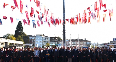 BAKIRKÖY'DE 1O KASIM'DA YILLARDIR BÖYLE KALABALIK GÖRÜLMEDİ!