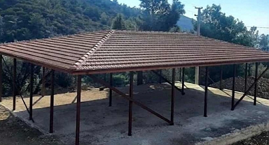 BAKIRKÖY'DE DE KAÇAK ÇATI KATLARI YÜKSELİYOR MU ACABA?