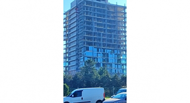 DATİ HOLDİNG'E AİT OTELİ İNŞAATI İÇİN YIKIM KARARI VAR, MÜHÜRLÜ AMA İNŞAAT DEVAM EDİYOR