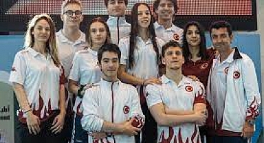 Bakırköy Atasporlu sporcular, dünya rekoruna doymuyor