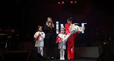 BAKIRKÖY'DE 29 EKİM COŞKUYLA KUTLANDI