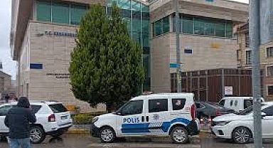 Belediye de korku dolu anlar... Başkana Bıçaklı Saldırı