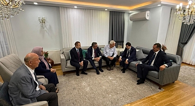  BAKIRKÖY'DE MHP ŞEHİT AİLESİNİ ZİYARET ETTİ.