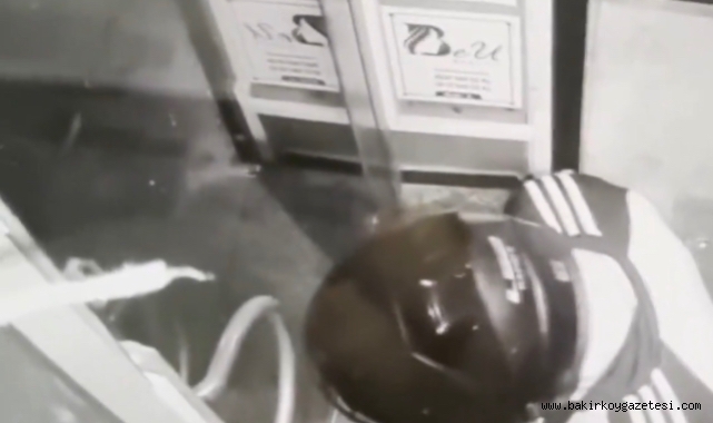 Bakırköy'de İş Merkezine El Bombalı Tehdit! 