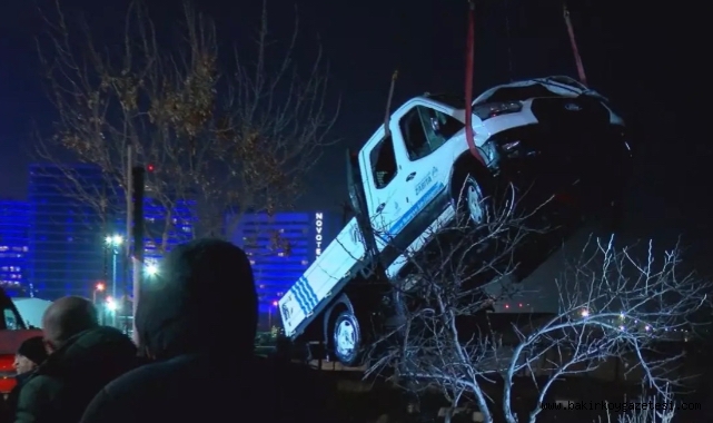 Bakırköy'de Zabıta Aracı Denize Düştü 