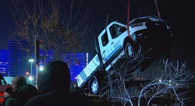 Bakırköy'de Zabıta Aracı Denize Düştü 