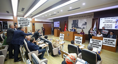AK PARTİ'DEN OVALIOĞLU'NUN 8 MİLYARLIK BÜTÇESİNE TEPKİ! BAKIRKÖY'ÜN ACİL İHTİYAÇLARI BEKLEYEMEZ!