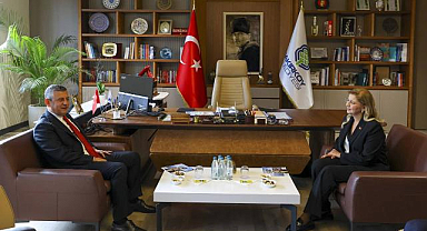 Özgür Özel, Bakırköy Belediye Başkanı Ayşegül Ovalıoğlu'nu ziyaret ederek Yolsuzluk, İrtikap ve Rüşvet operasyonu hakkında bilgi aldı!