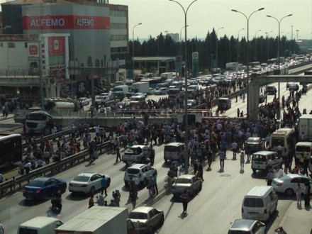 AVCILARDA KÖPRÜ ÇÖKTÜ 1 ÖLÜ