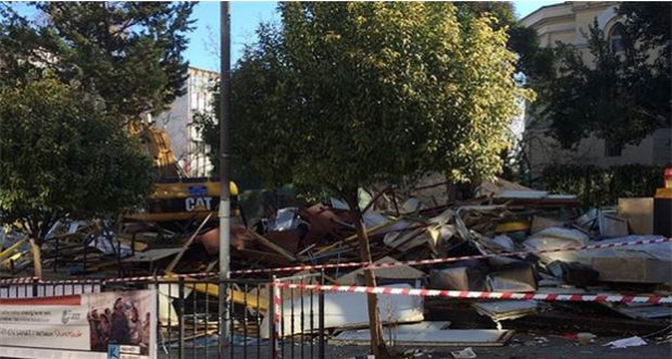 Bakırköy Belediyesine emsal olacak mı?Kadıköyde parkın yerine yapılan işyerleri yıkılıyor