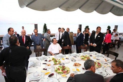 BAŞKAN KERİMOĞLU YEŞİLYURT SPOR KLÜBÜNDE İFTARDA