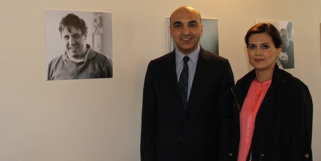 BAŞKAN KERİMOĞLU, ZİHİNSEL ENGELLİLERİN S/B FOTOĞRAF SERGİSİNİ AÇTI