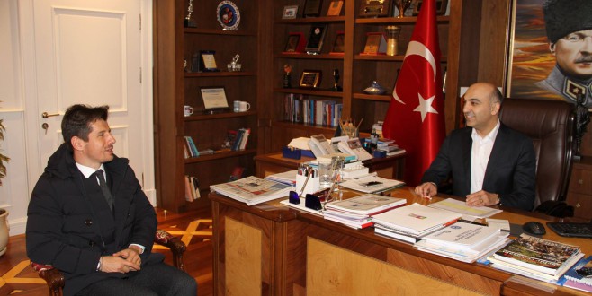 Emre Belözoğlundan Kerimoğluna anlamlı ziyaret