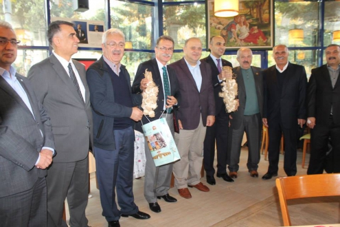 MİLLETVEKİLİ ADAYLIĞINI AÇIKLADI